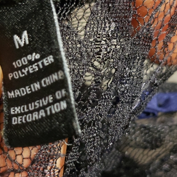 AQUA BLUE SLEEVELESS TOP SIZE MEDIUM - Picture 12 of 12